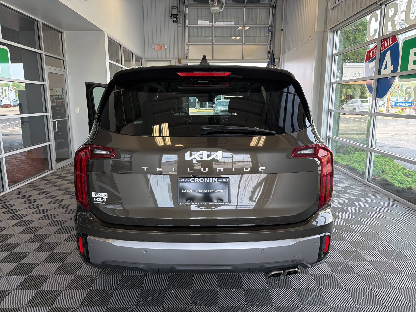 Used 2025 Kia Telluride S FWD image 8