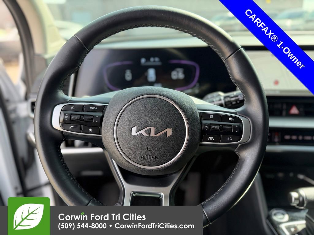 Used 2024 Kia Sportage EX image 2