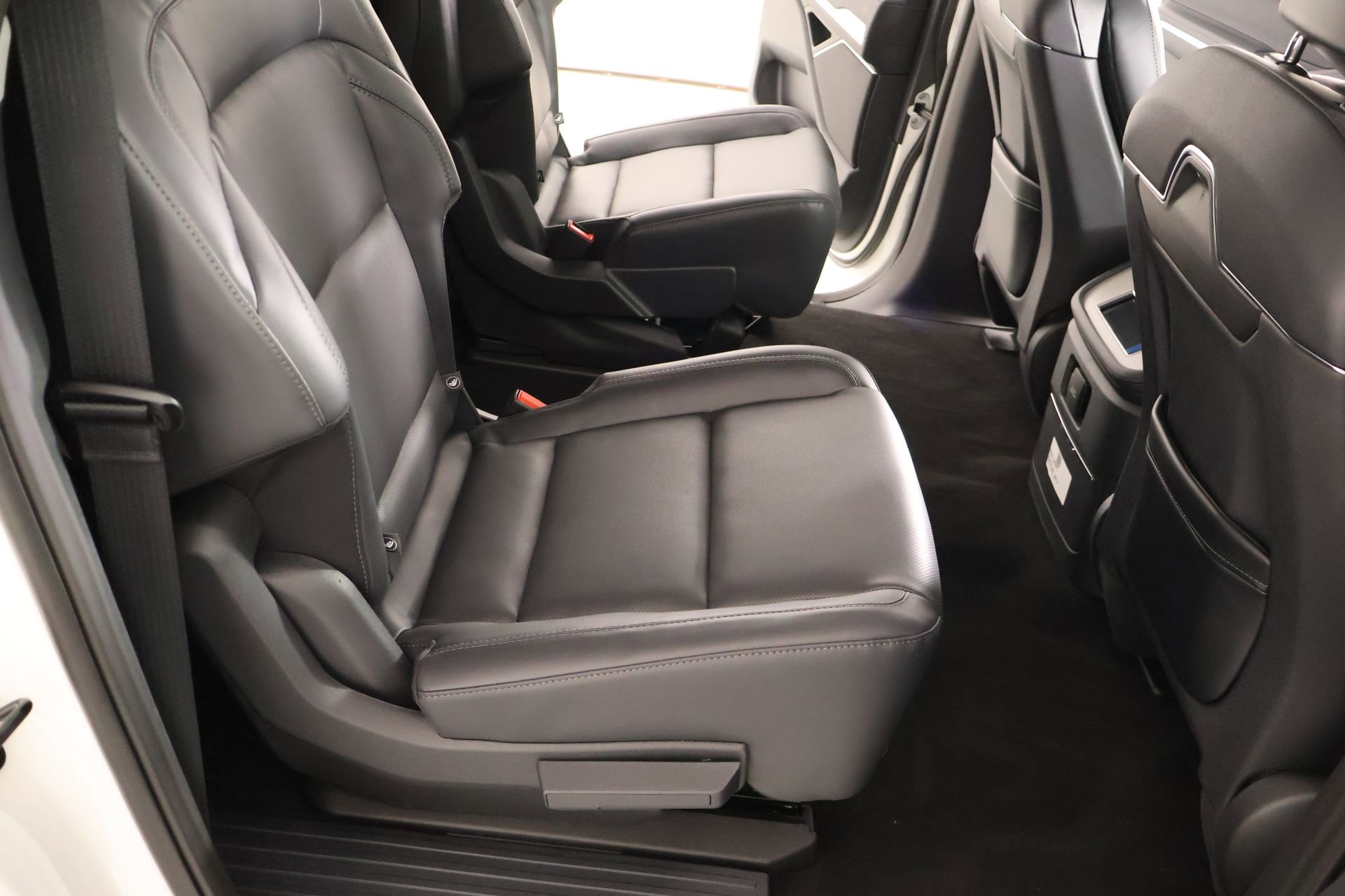 New 2026 Lincoln Navigator L Premier AWD/4WD image 15