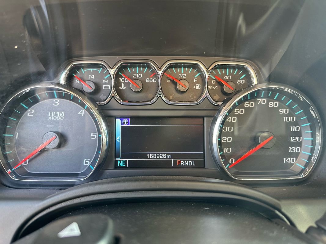 Used 2019 Chevrolet Suburban LT image 39