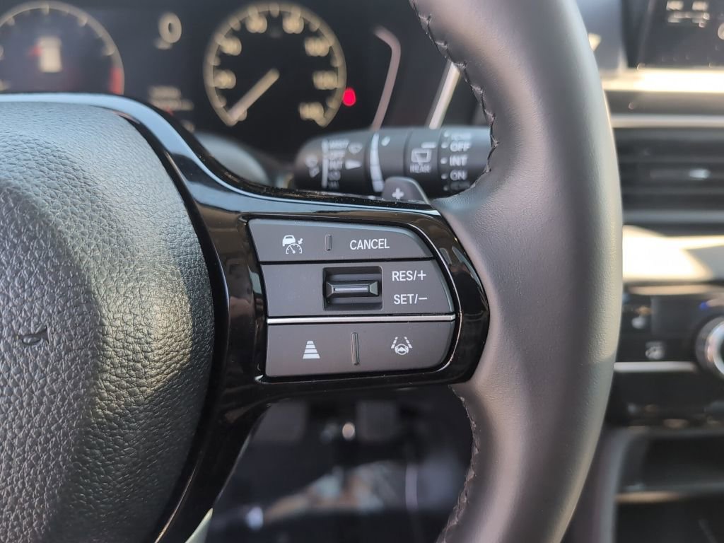 Certified 2025 Honda Pilot Touring image 24