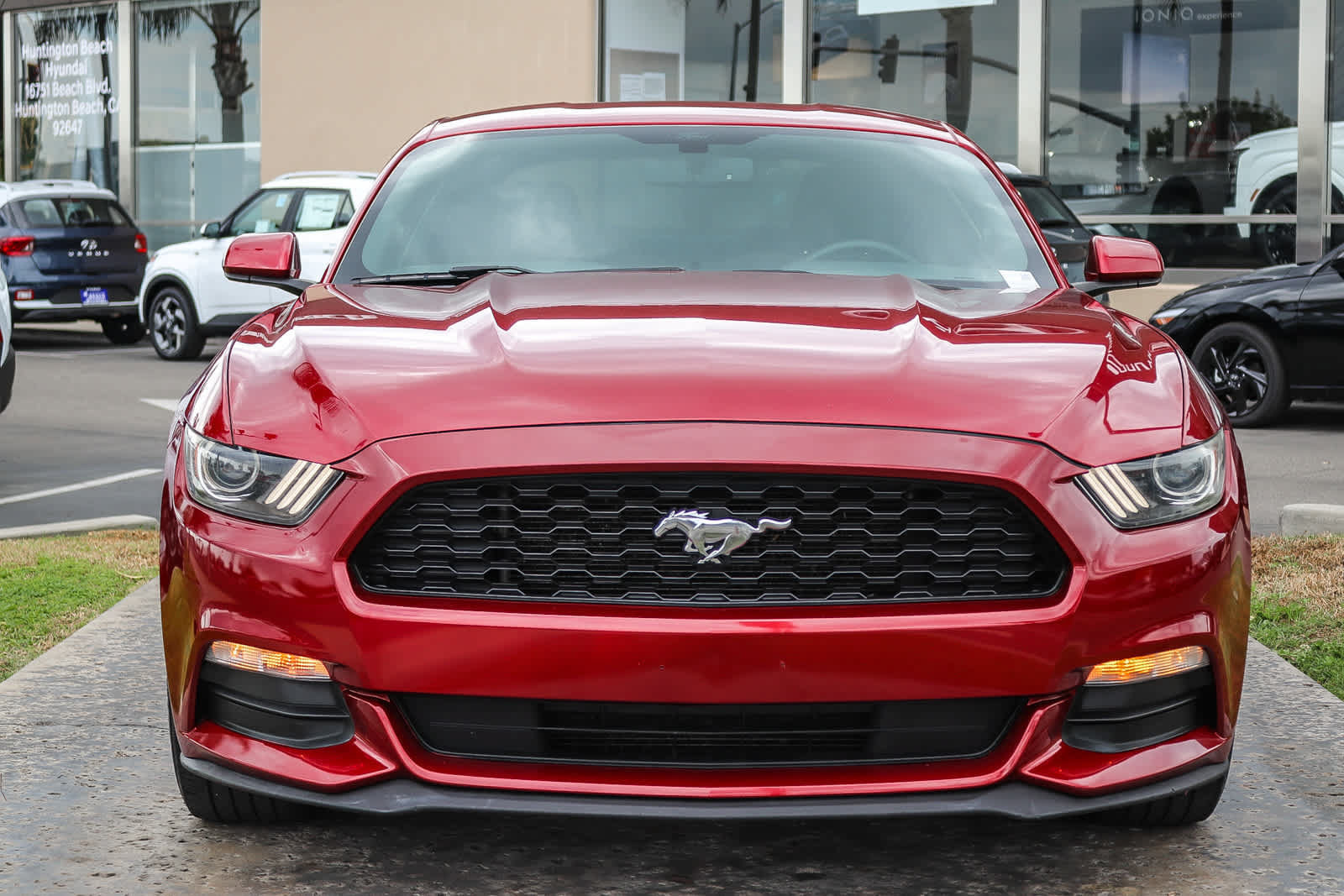 Used 2017 Ford Mustang Coupe RWD image 2