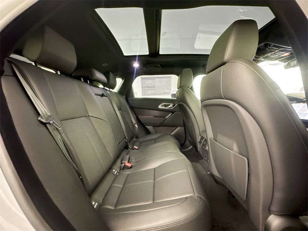 New 2026 Land Rover Range Rover Velar Dynamic SE image 26