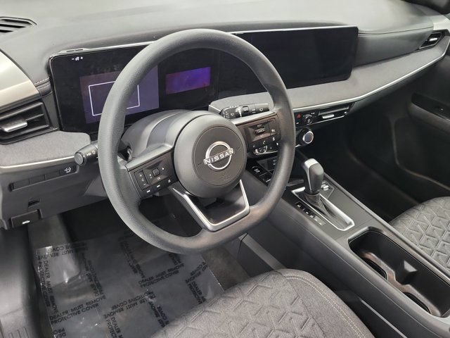 Used 2025 Nissan Kicks SV FWD image 17
