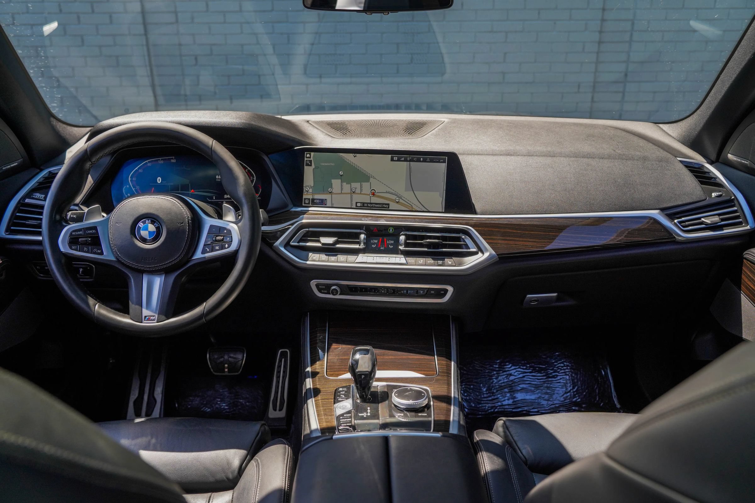 Used 2019 BMW X5 xDrive40i w/ M Sport Package AWD/4WD image 15