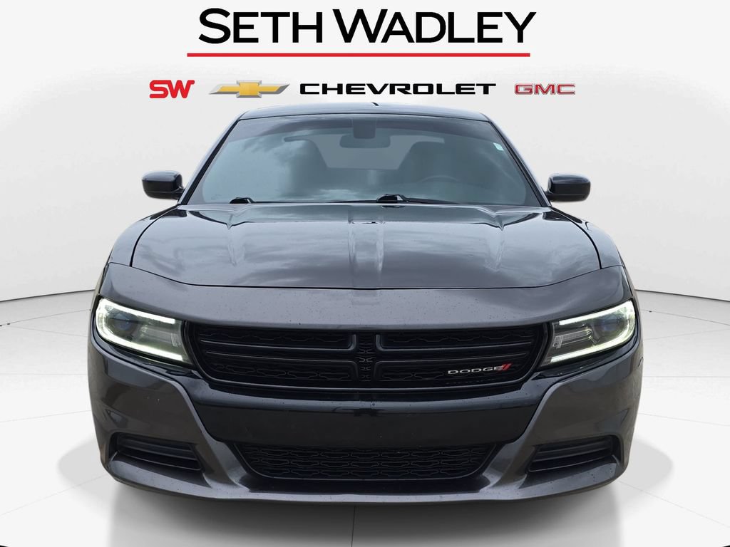 Used 2018 Dodge Charger SXT w/ Blacktop Package RWD image 2