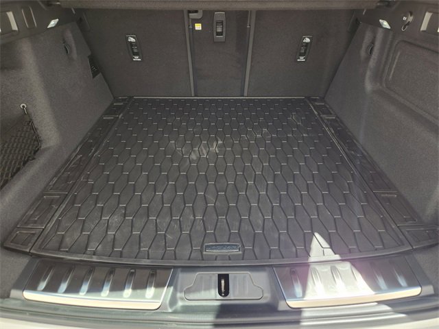 Used 2026 Jaguar F-PACE R-Dynamic S image 31