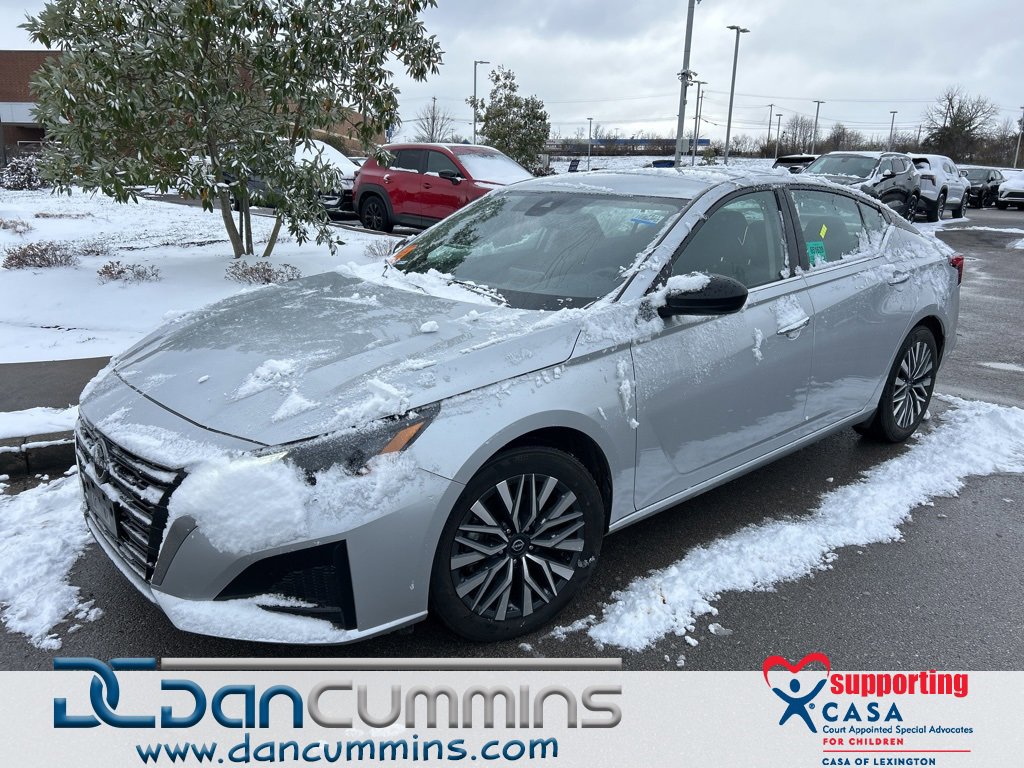 Used 2024 Nissan Altima 2.5 SV image 1