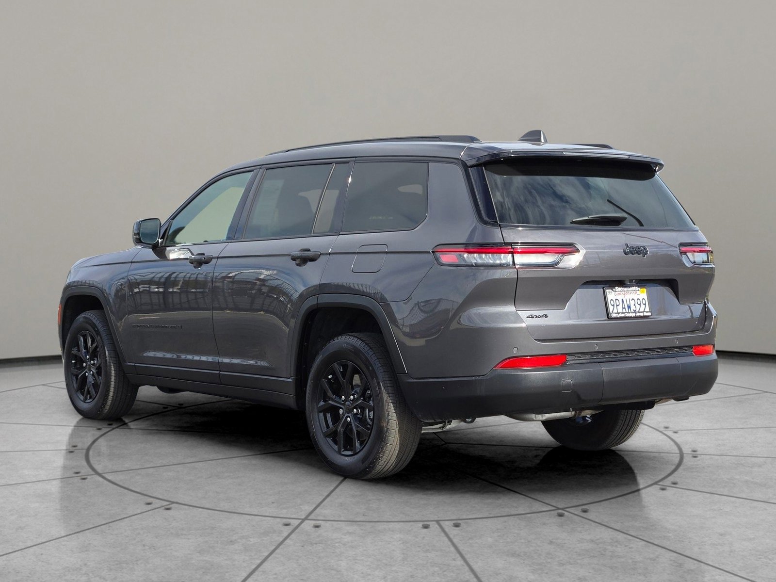 Used 2024 Jeep Grand Cherokee L Laredo image 8