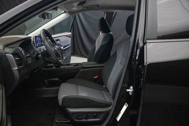 Used 2023 Nissan Rogue SV image 24