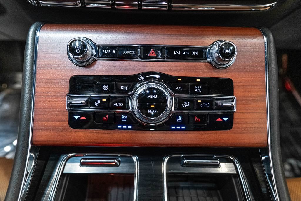 Used 2021 Lincoln Aviator Reserve w/ Equipment Group 202A AWD/4WD image 26