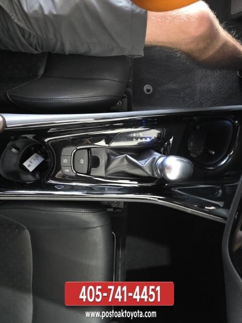 Used 2019 Toyota C-HR Limited FWD image 21