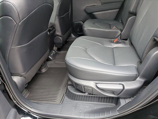 New 2026 Toyota Highlander Limited image 15