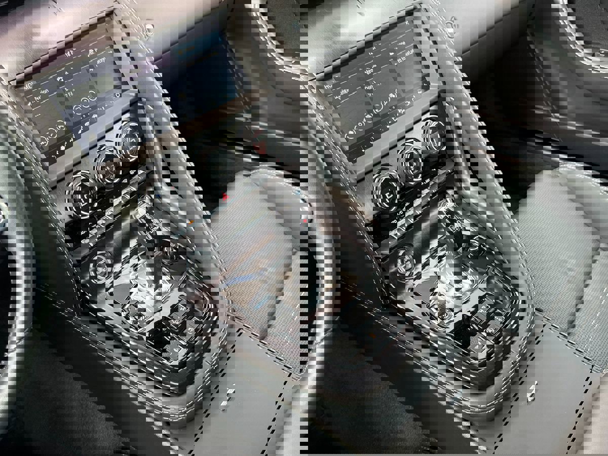 Used 2020 Jaguar F-TYPE Checkered Flag image 31