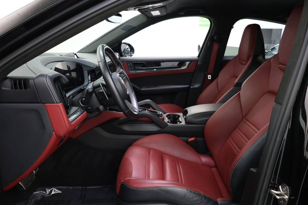 Used 2024 Porsche Cayenne Turbo GT AWD/4WD image 50