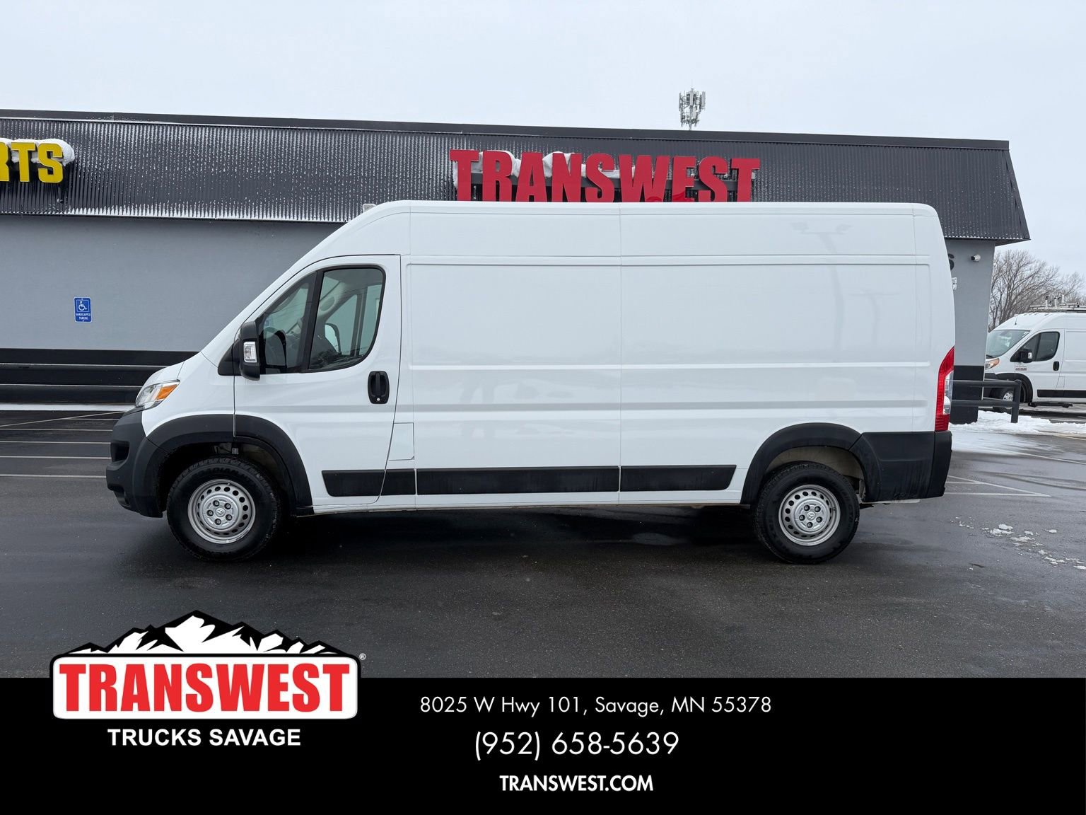 Used 2025 RAM ProMaster 2500 w/ Convenience Group image 2