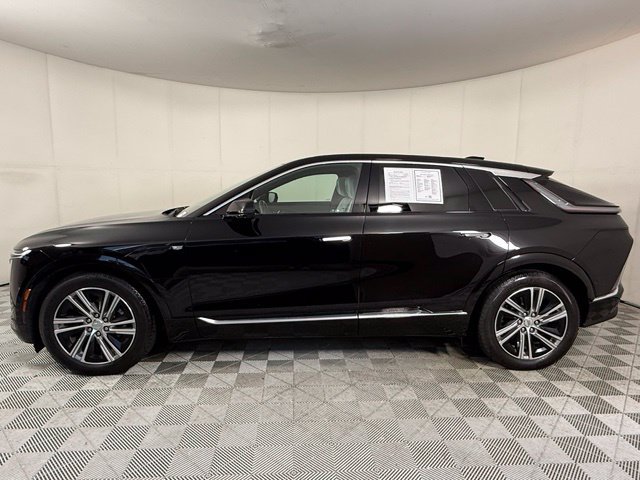 Certified 2024 Cadillac Lyriq Luxury RWD image 3