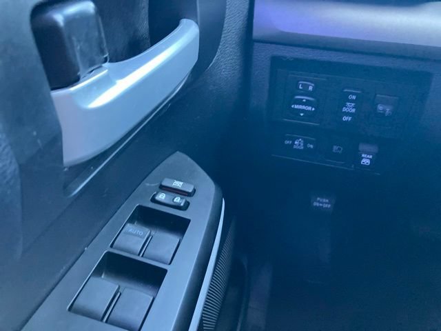 Used 2020 Toyota Tundra SR5 w/ SR5 Upgrade Package AWD/4WD image 17