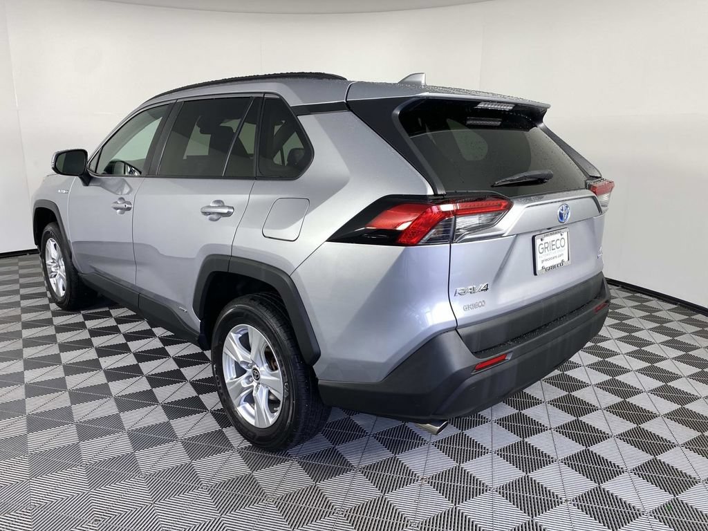 Used 2021 Toyota RAV4 LE AWD/4WD image 6