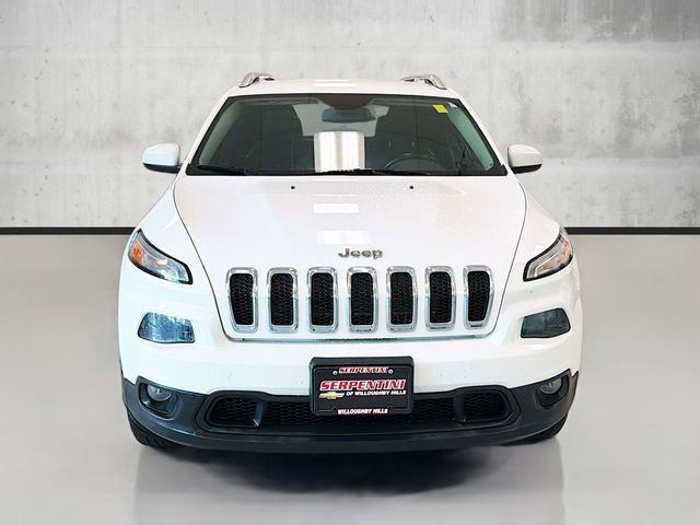 Used 2018 Jeep Cherokee Latitude Plus w/ Cold Weather Group image 2
