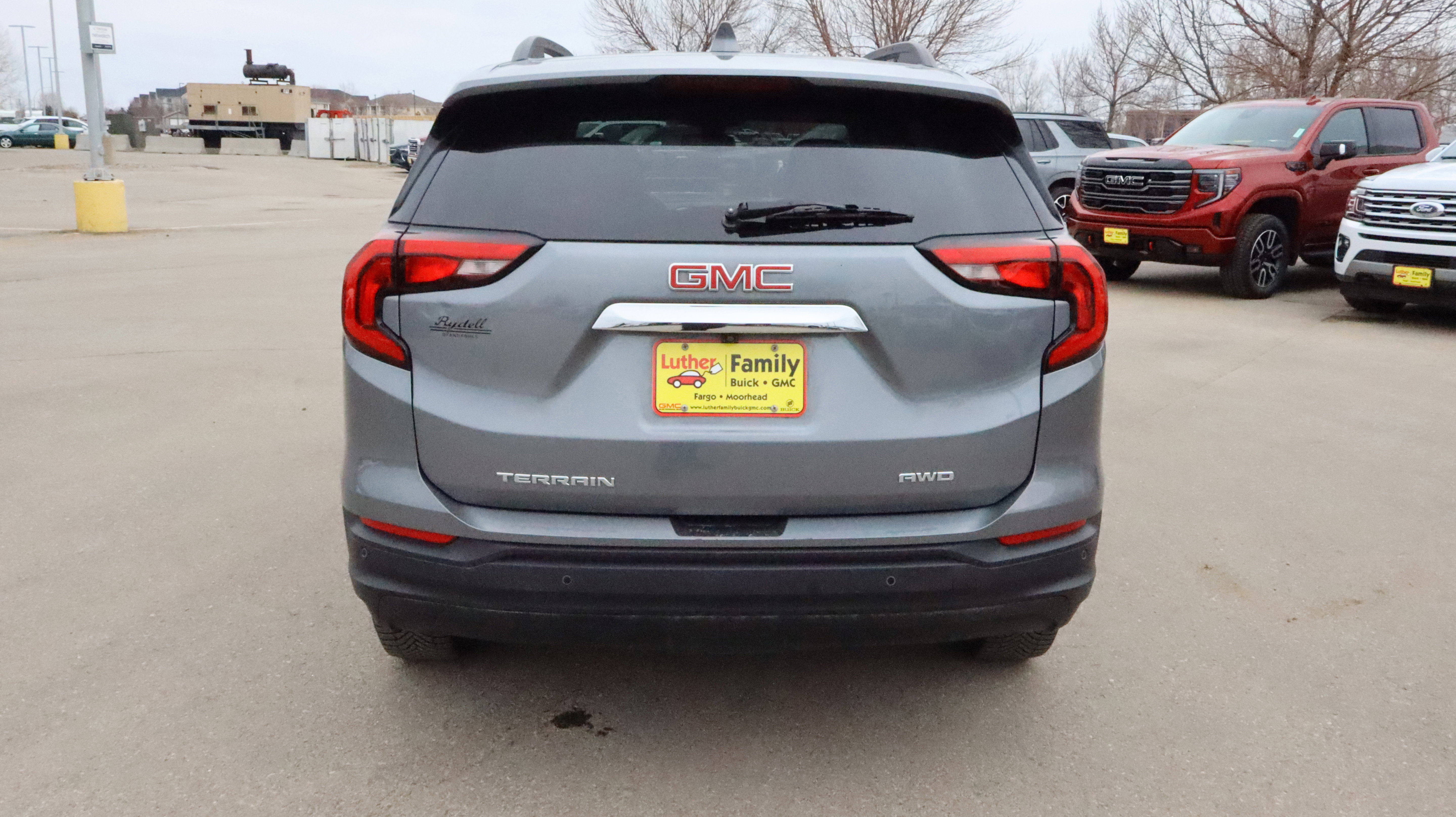 Used 2021 GMC Terrain SLE w/ Driver Convenience Package AWD/4WD image 4