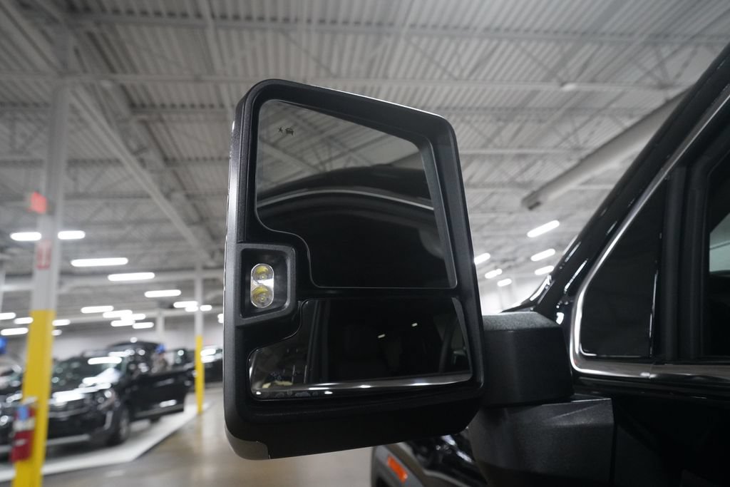 Used 2026 GMC Sierra 3500 Denali AWD/4WD image 24