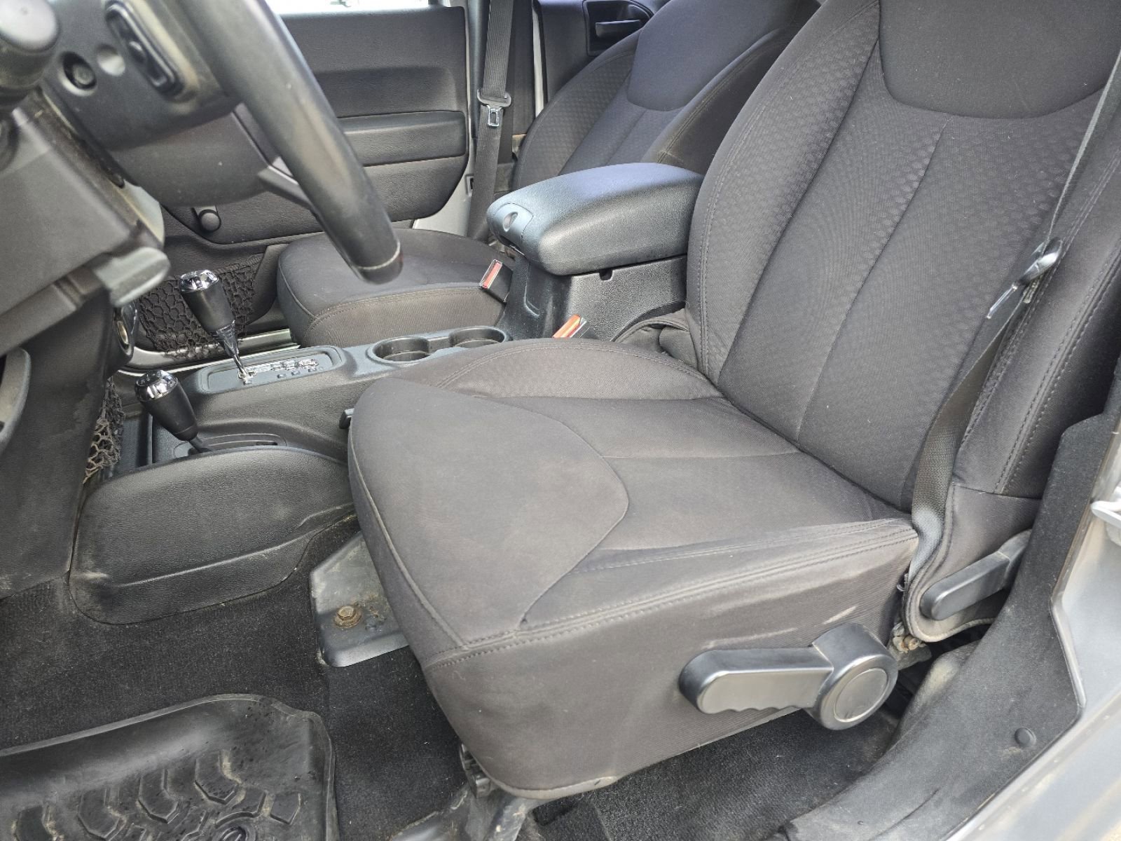 Used 2013 Jeep Wrangler Unlimited Sport w/ Connectivity Group image 14