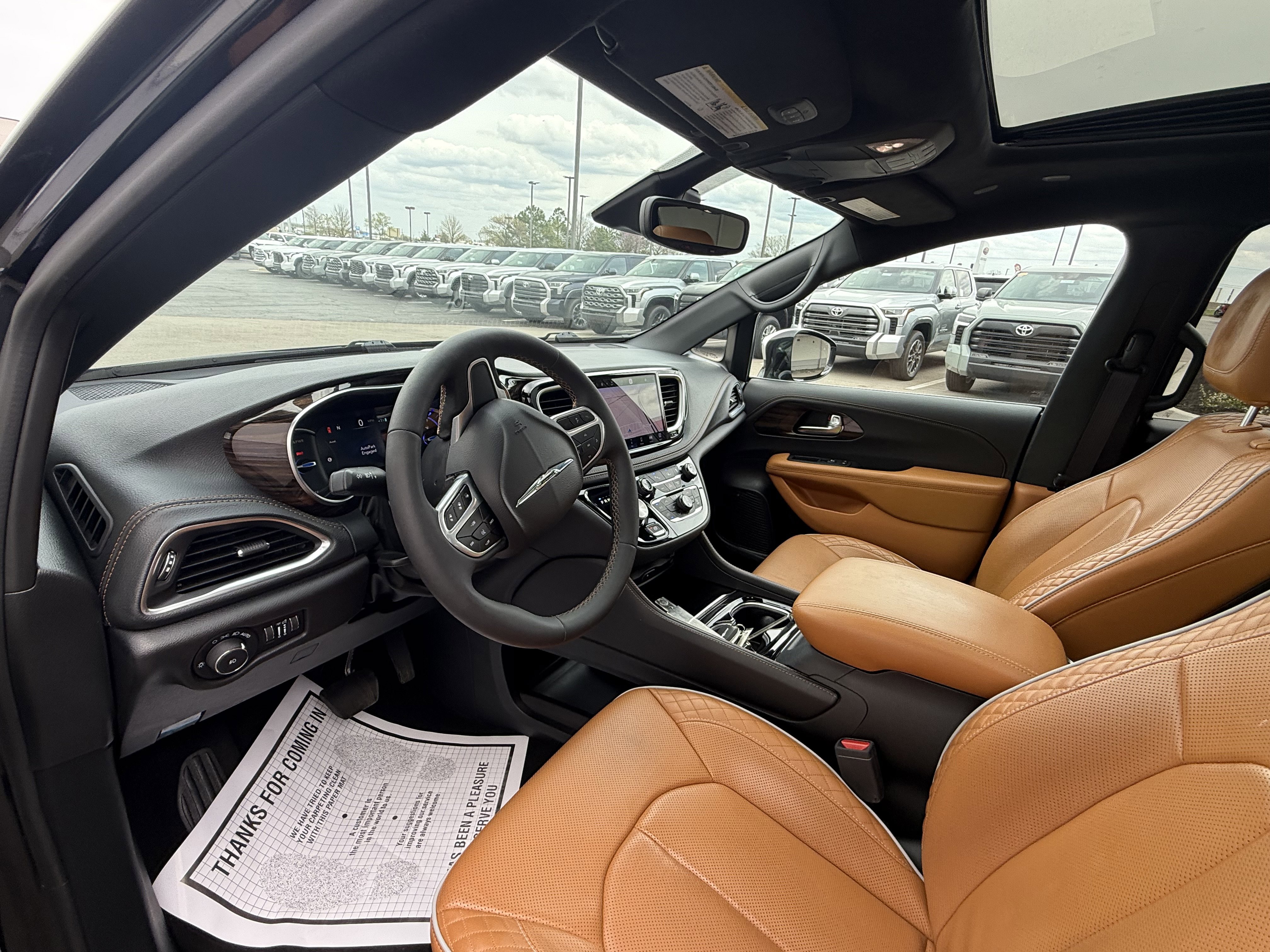 Used 2023 Chrysler Pacifica Pinnacle image 29