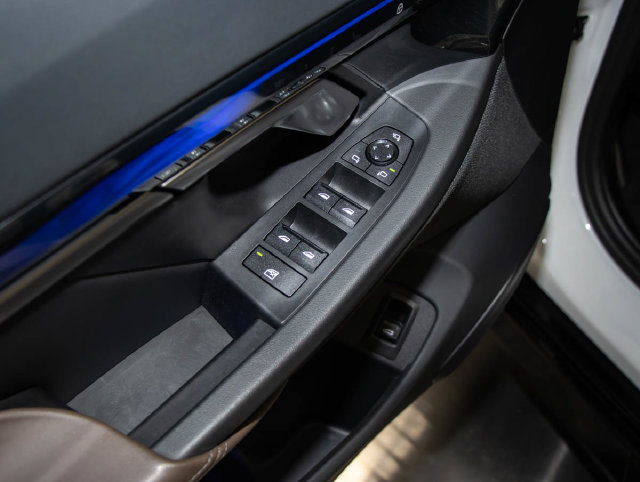 Used 2024 BMW i5 M60 w/ Premium Package AWD/4WD image 12
