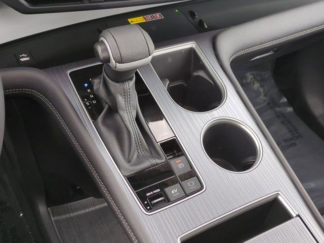 Certified 2025 Toyota Sienna XLE AWD/4WD image 15