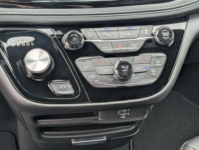 New 2027 Chrysler Pacifica Select FWD image 20