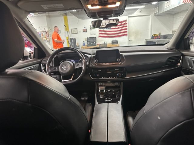 Used 2021 Nissan Rogue SV w/ Premium Package AWD/4WD image 15