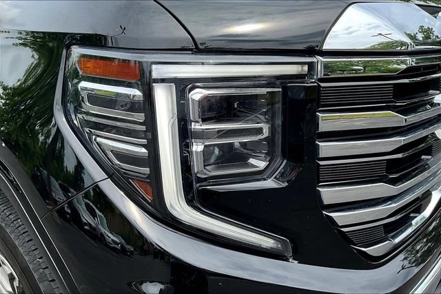Used 2022 GMC Sierra 1500 SLT w/ SLT Convenience Package AWD/4WD image 33