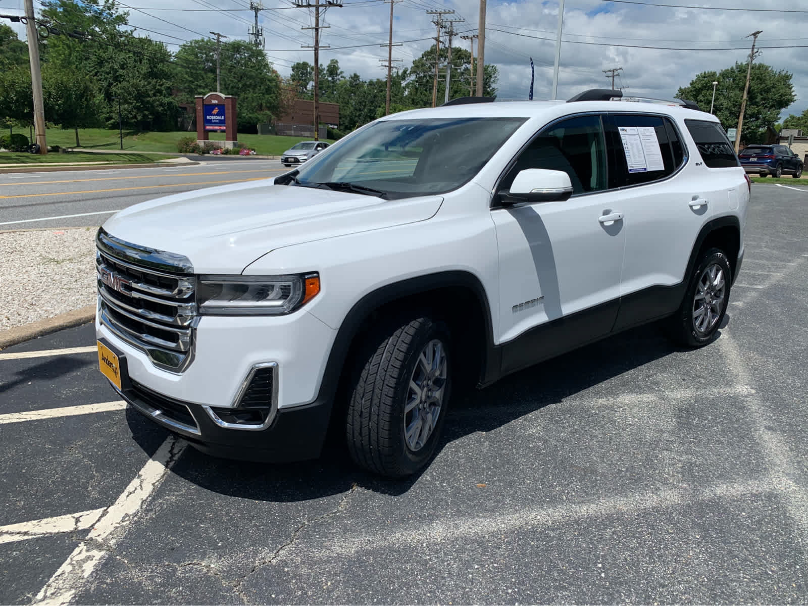 Used 2020 GMC Acadia SLT FWD image 3