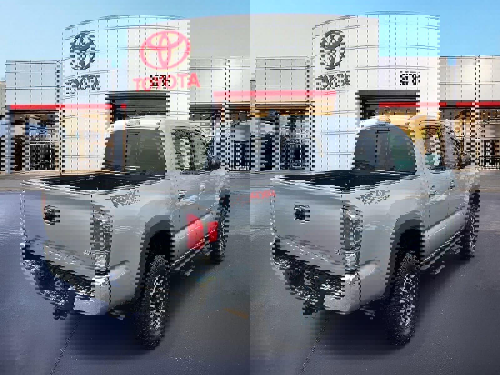 Used 2023 Toyota Tacoma TRD Off-Road image 5