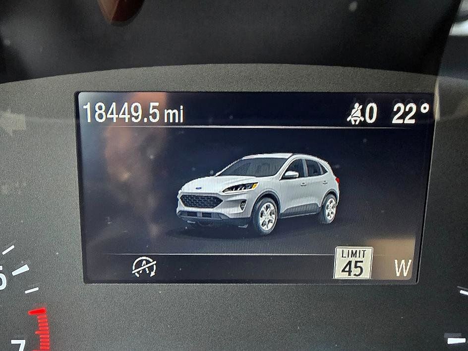 Used 2022 Ford Escape SE w/ Cold Weather Package image 13