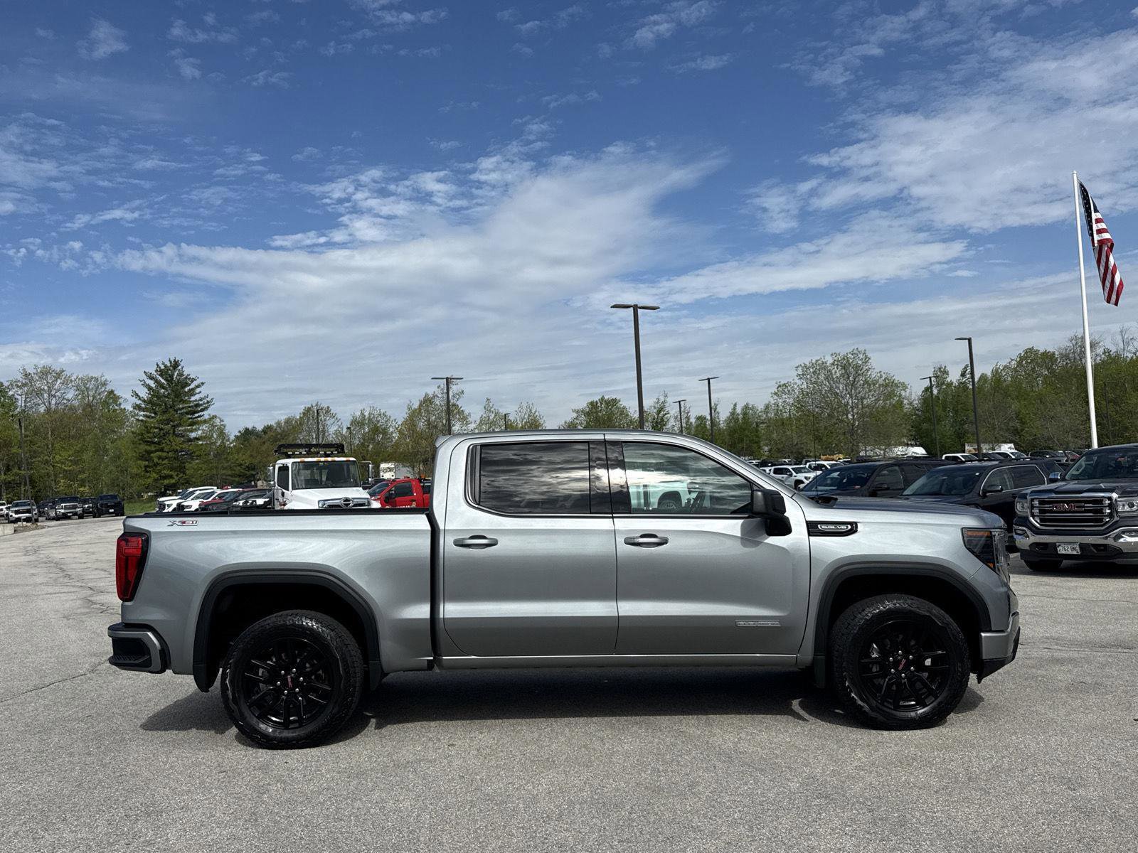 Used 2023 GMC Sierra 1500 Elevation w/ X31 Off-Road Package AWD/4WD image 5