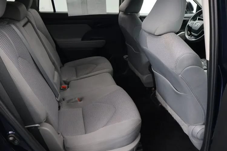 Used 2022 Toyota Highlander L AWD/4WD image 15