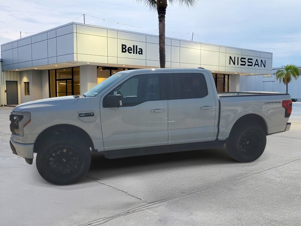 Used 2024 Ford F150 Lightning Flash AWD/4WD image 2