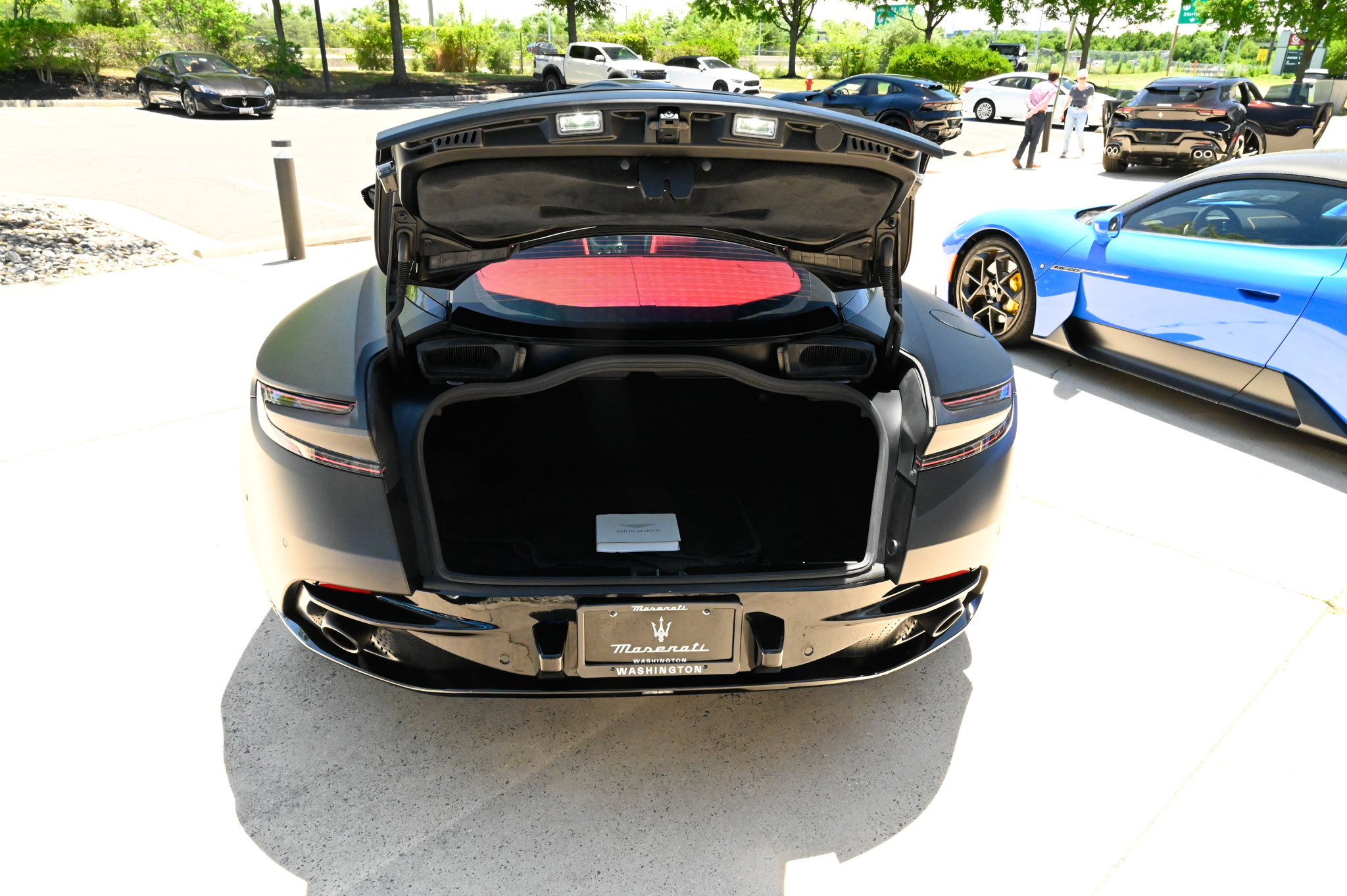Used 2021 Aston Martin DB11 Coupe RWD image 35