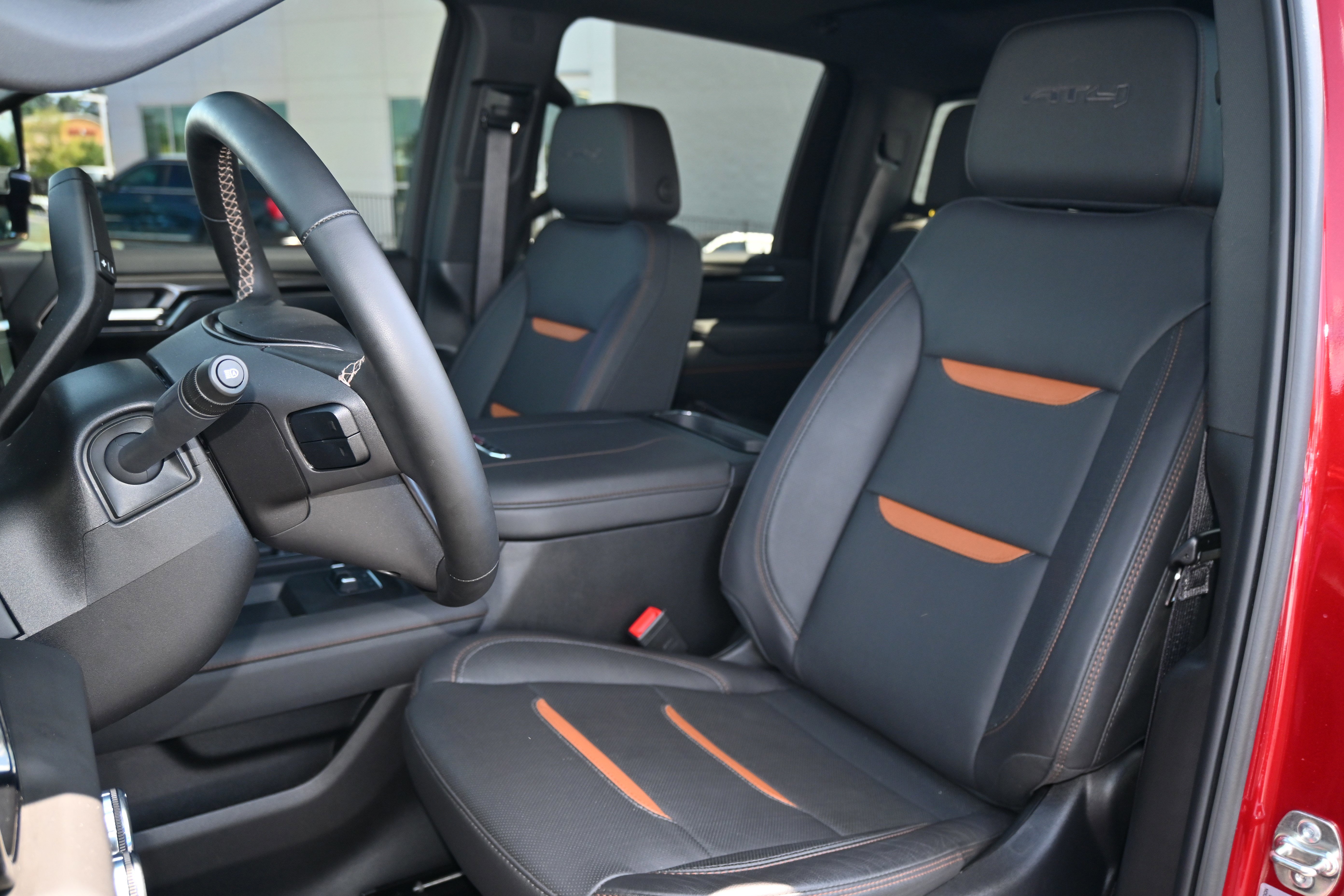 Used 2025 GMC Sierra 2500 AT4 w/ AT4 Premium Plus Package AWD/4WD image 7