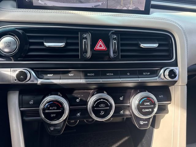 Used 2022 Genesis G70 3.3T image 28