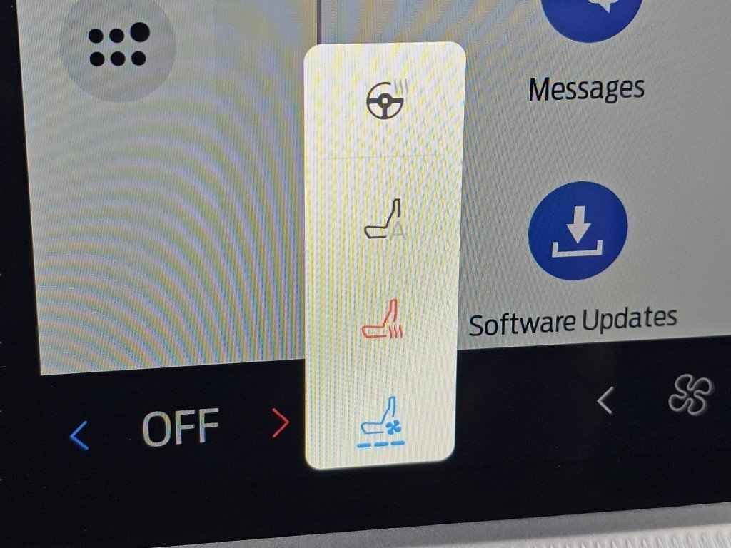 Used 2025 Ford Explorer Platinum AWD/4WD image 12