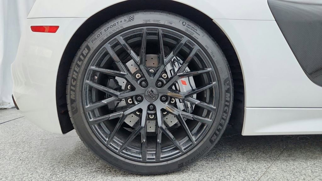 Used 2017 Audi R8 V10 plus AWD/4WD image 13