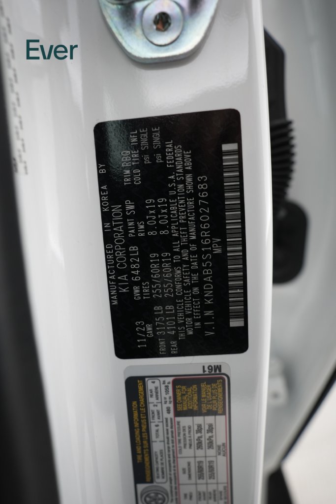 Used 2024 Kia EV9 Light Long Range RWD image 31