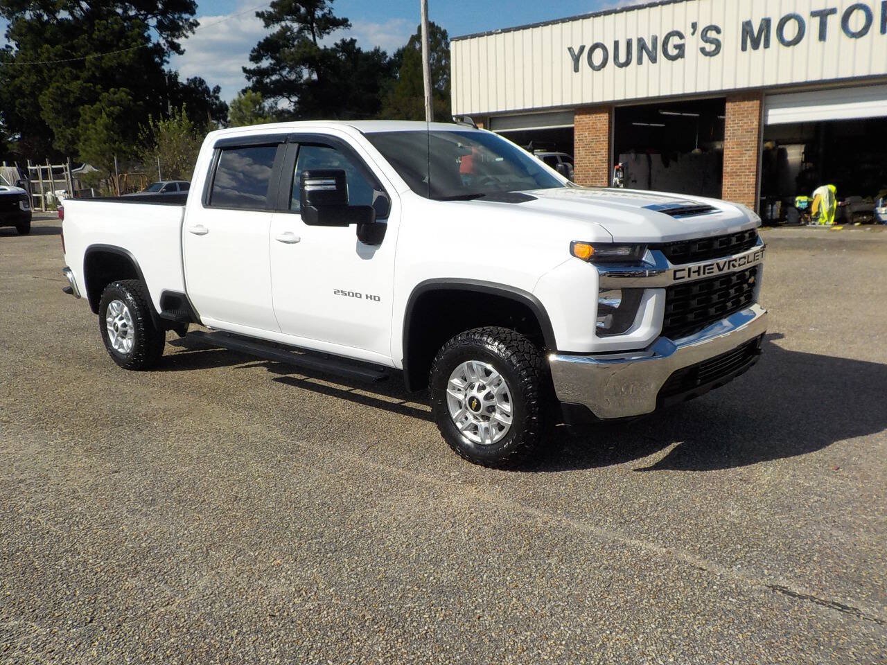 Used 2022 Chevrolet Silverado 2500 LT AWD/4WD image 8