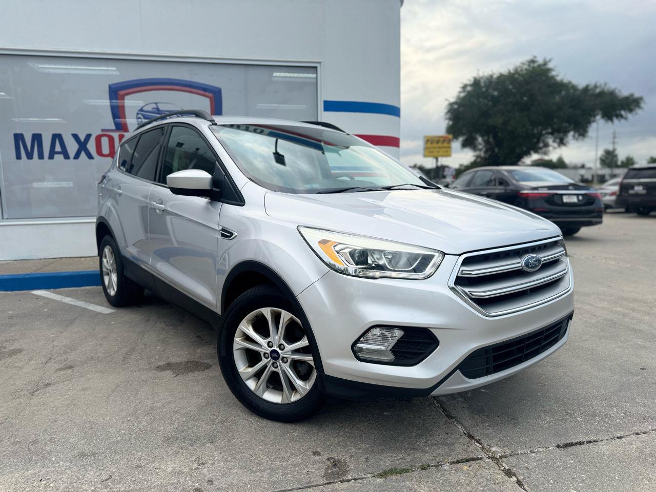 Used 2017 Ford Escape SE w/ Equipment Group 201A FWD image 15