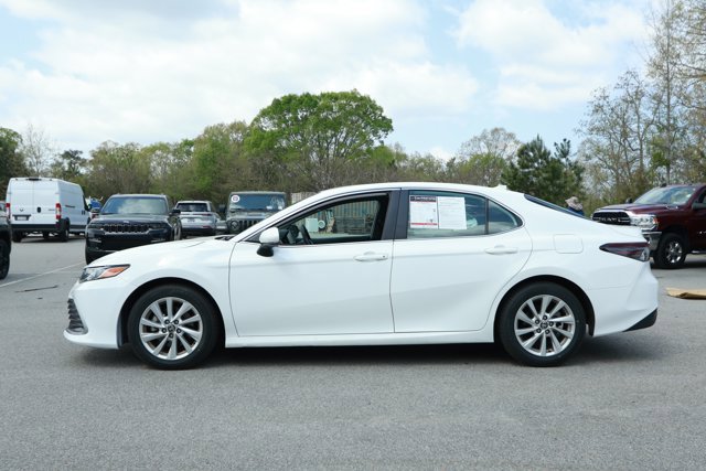 Used 2024 Toyota Camry LE FWD image 9