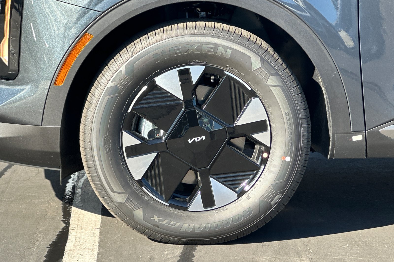 New 2027 Kia Sportage LX FWD image 25