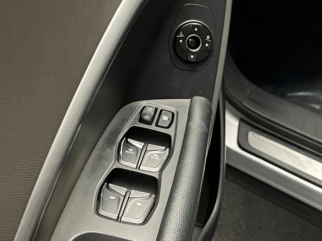 Used 2017 Hyundai Santa Fe SE w/ SE Ultimate Tech Package 03 image 16